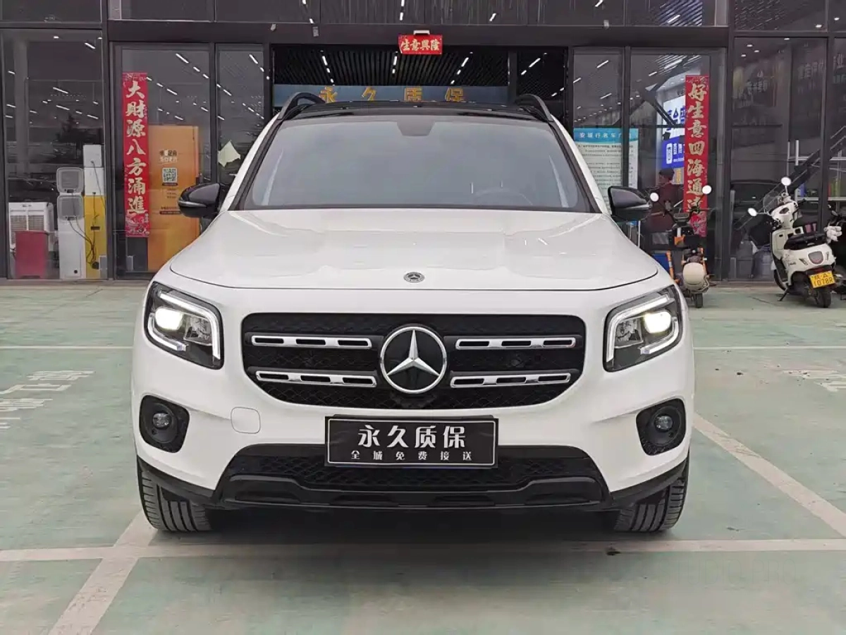 MERCEDES-BENZ GLB