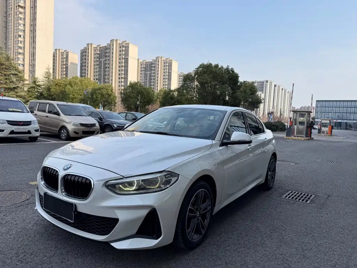 BMW 1-SERIES  2021