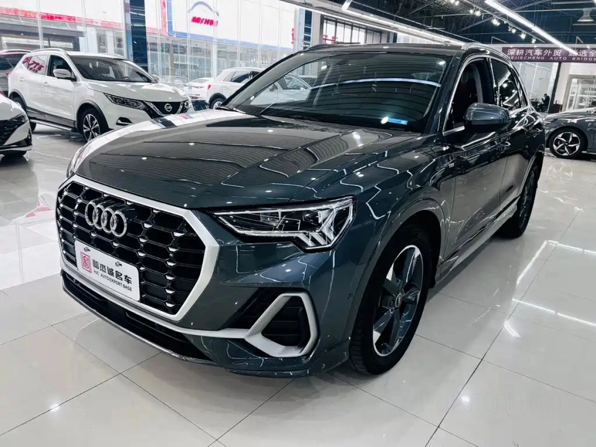 AUDI Q3  2022