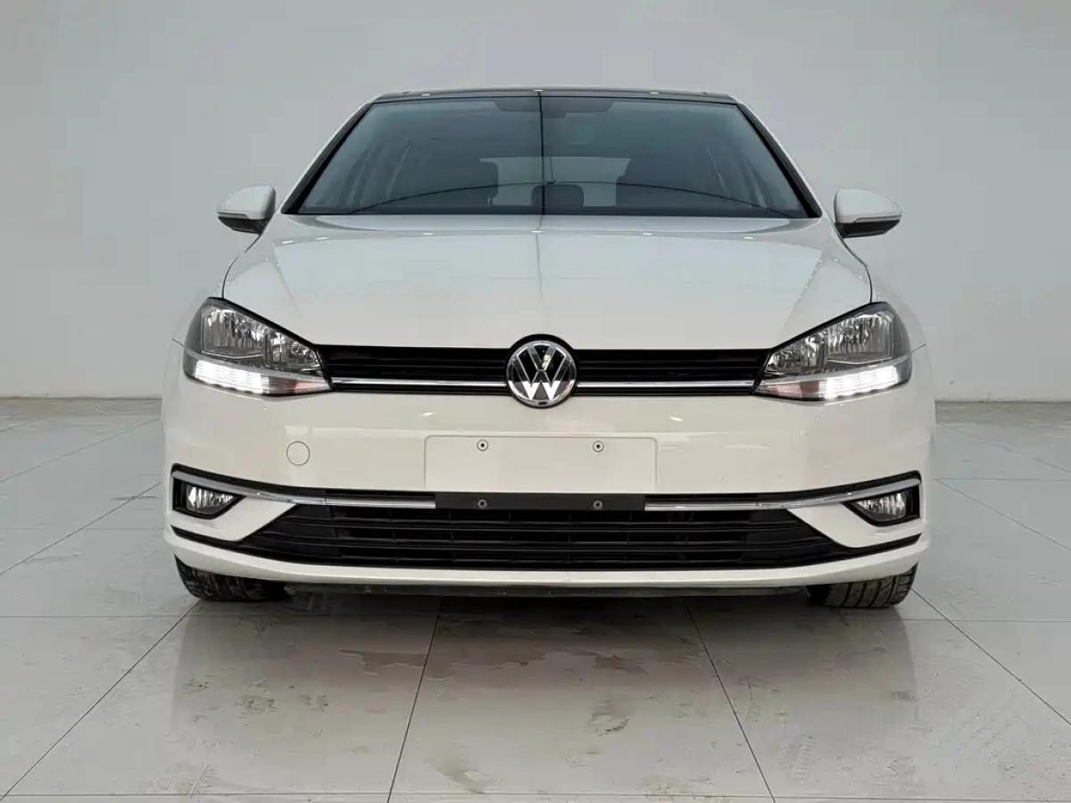 VOLKSWAGEN GOLF  2020