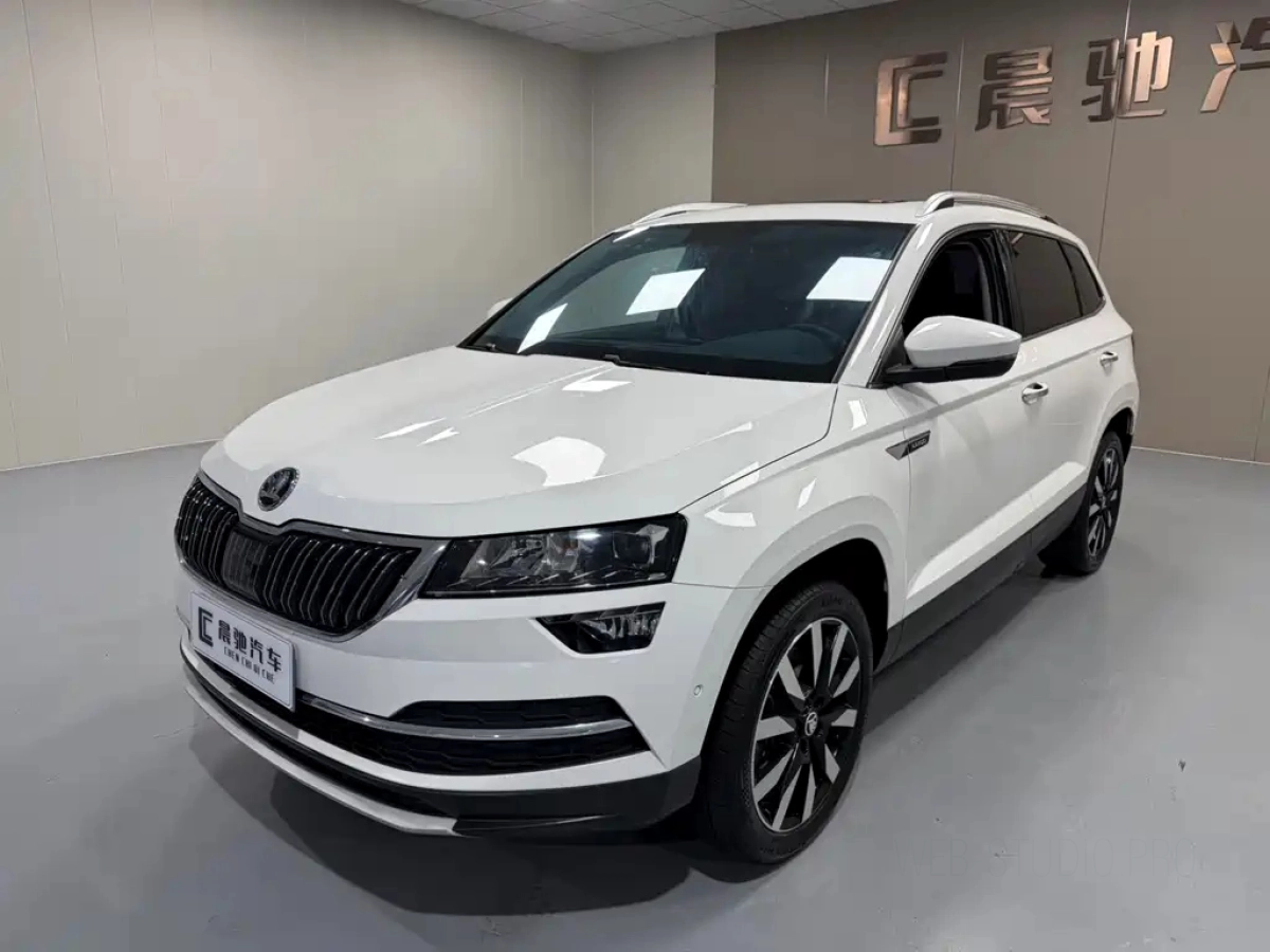 SKODA KAROQ  2021