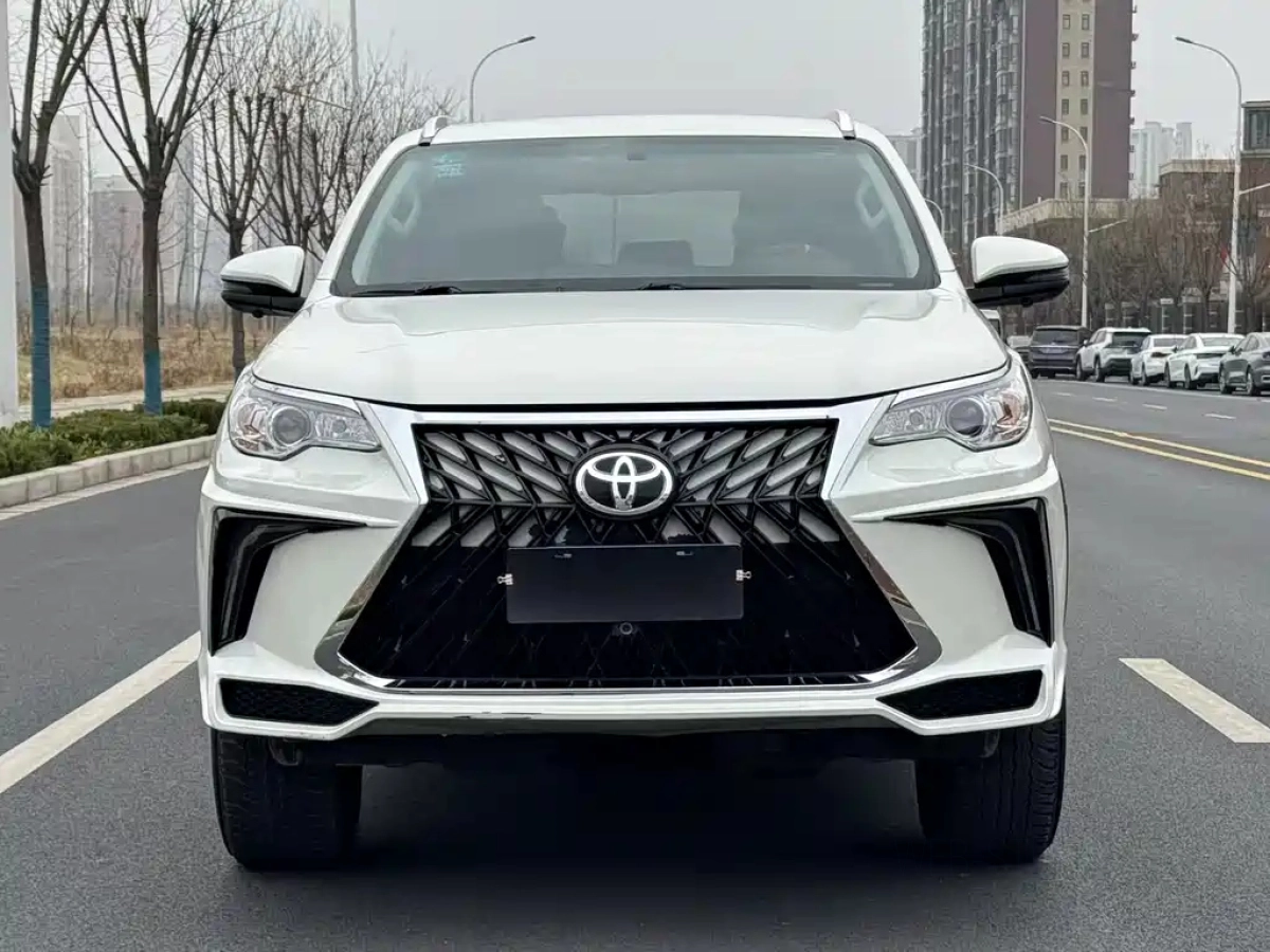 TOYOTA FORTUNER