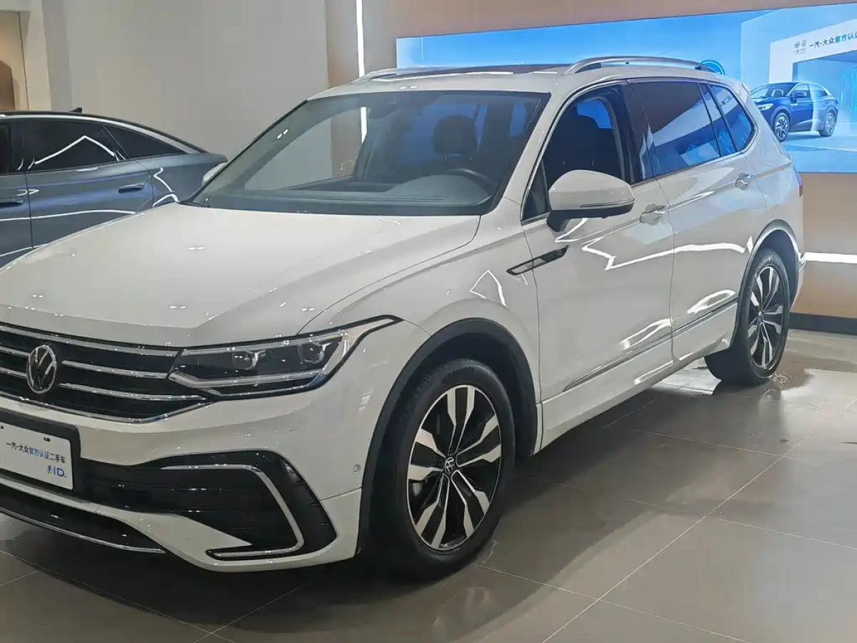 VOLKSWAGEN TIGUAN L  2023