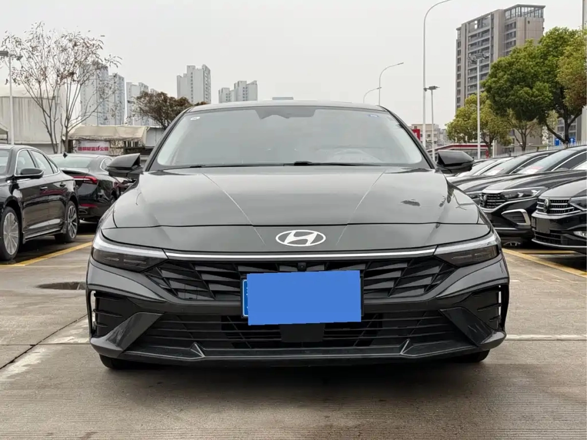 HYUNDAI ELANTRA