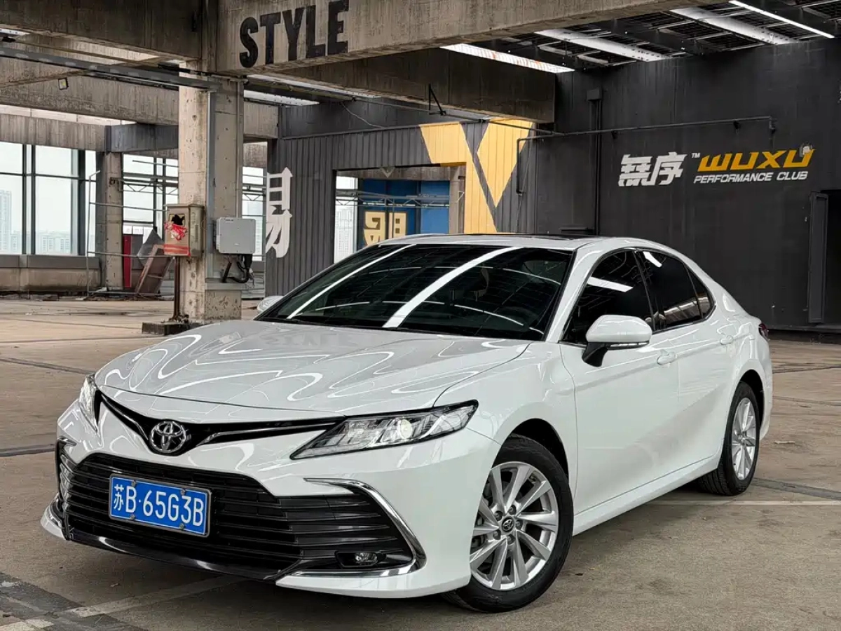 TOYOTA CAMRY  2024