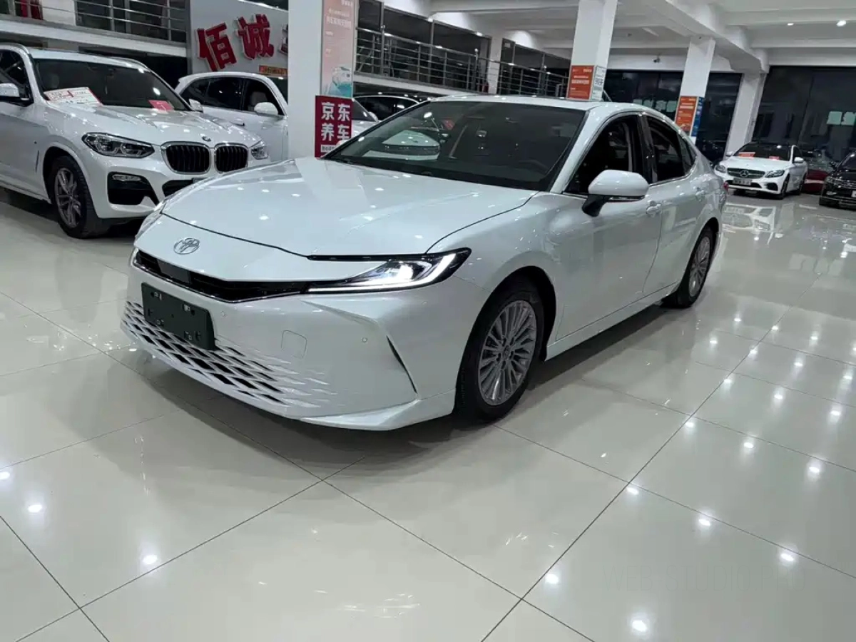 TOYOTA CAMRY  2024