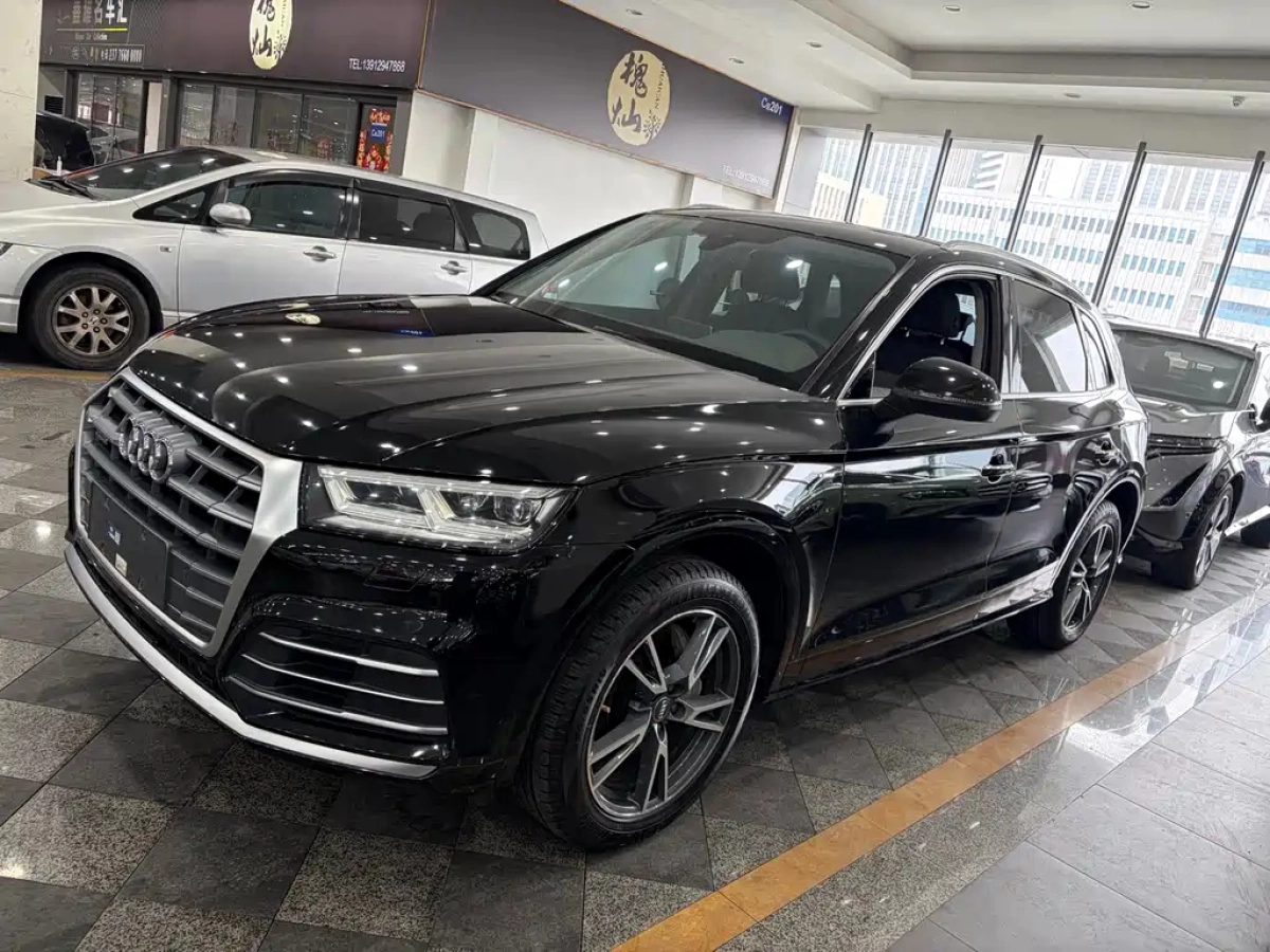 AUDI Q5L  2021