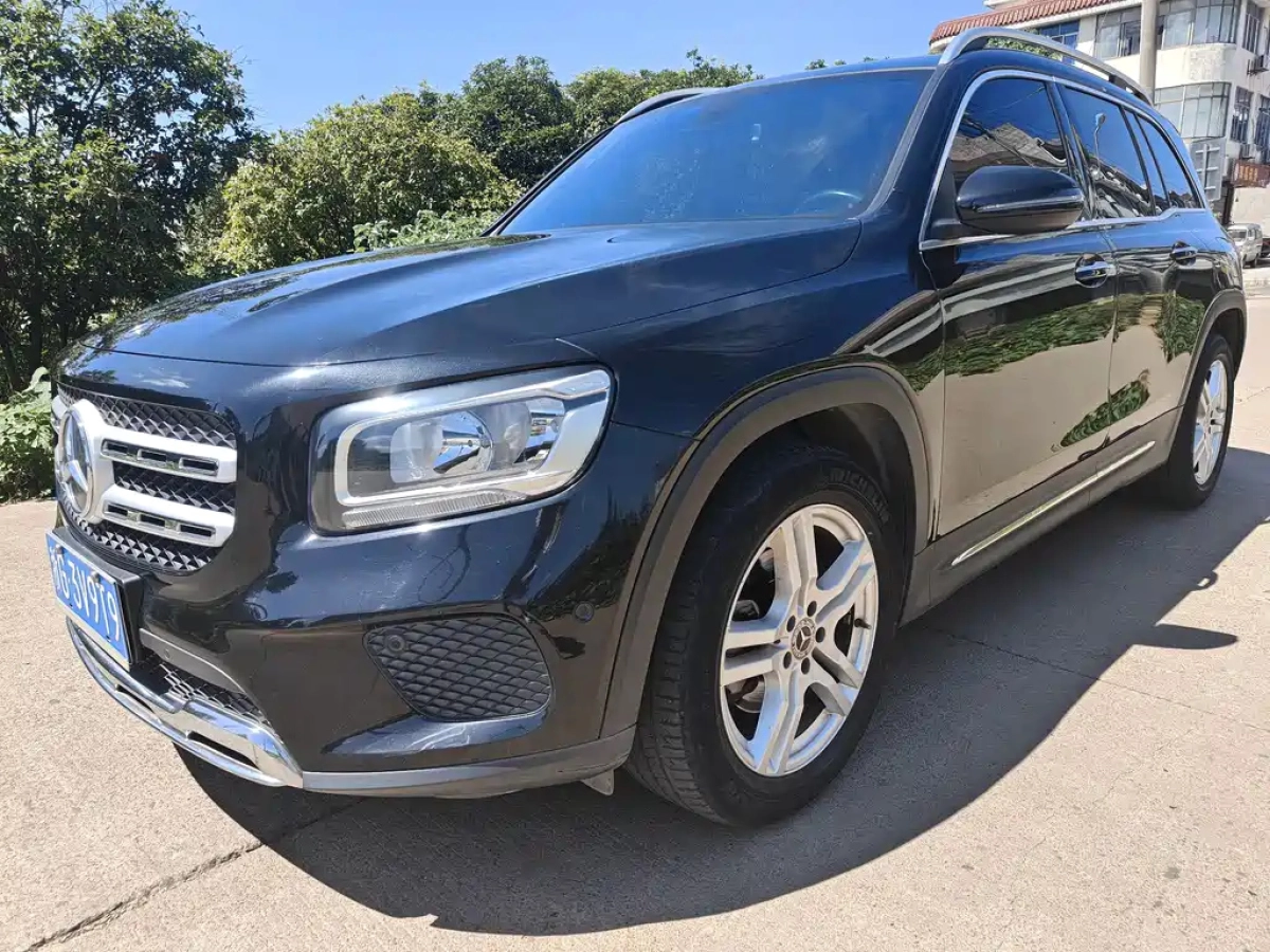 MERCEDES-BENZ GLB