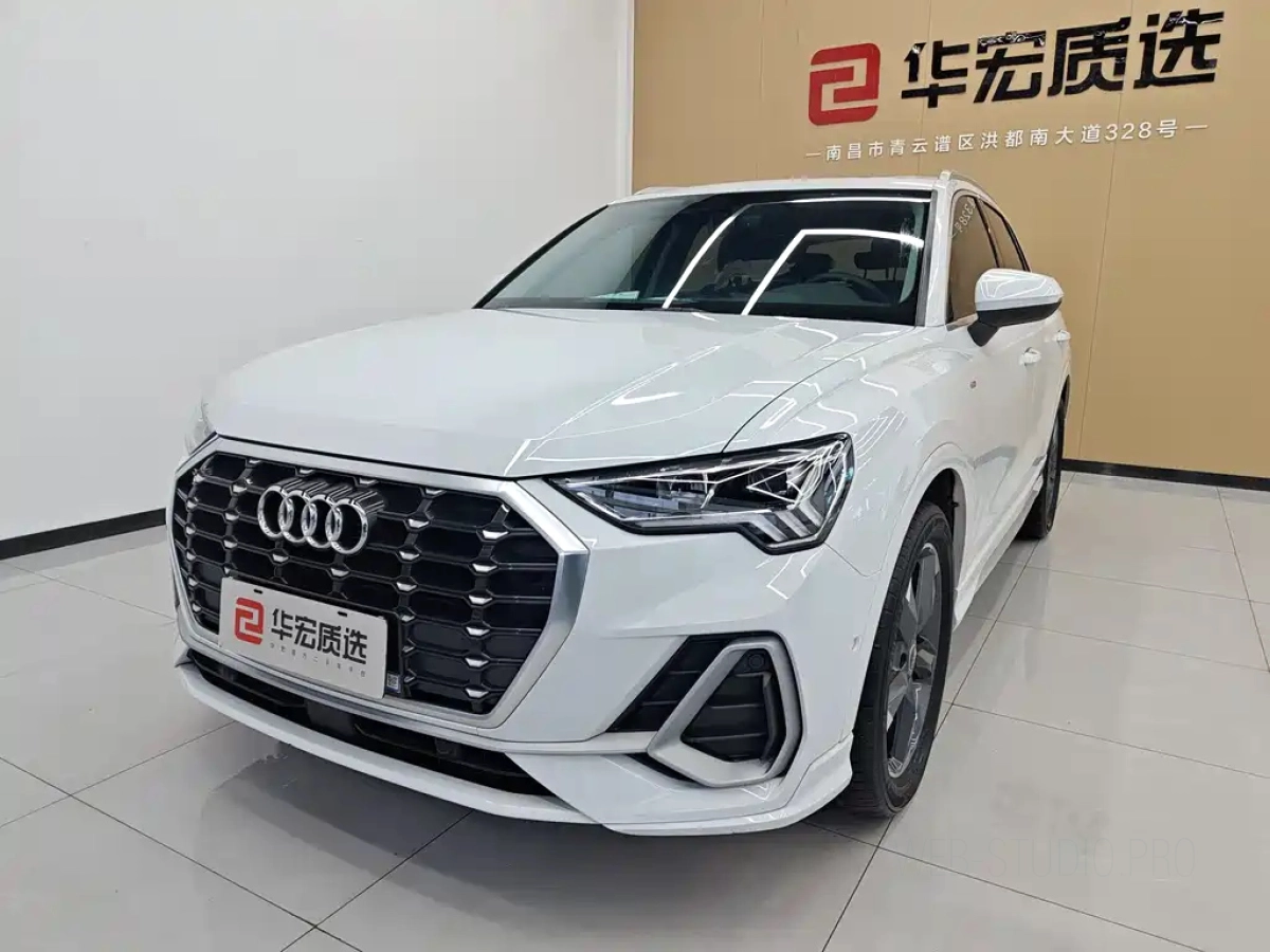 AUDI Q3  2021