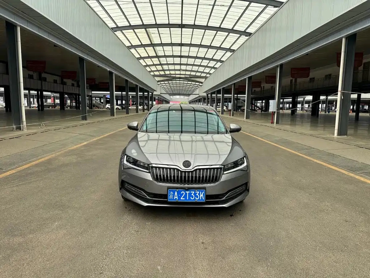 SKODA SUPERB
