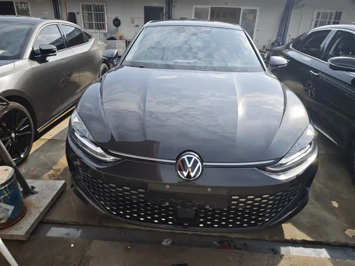 VOLKSWAGEN LAMANDO  2023