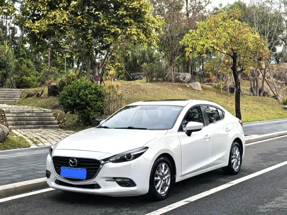 MAZDA 3 AXELA