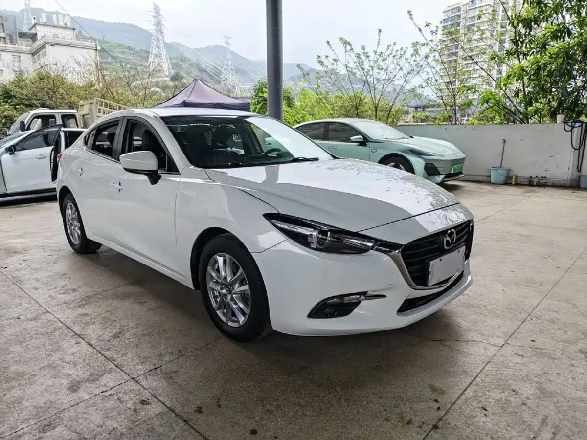MAZDA 3 AXELA