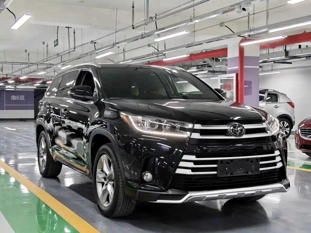 TOYOTA HIGHLANDER
