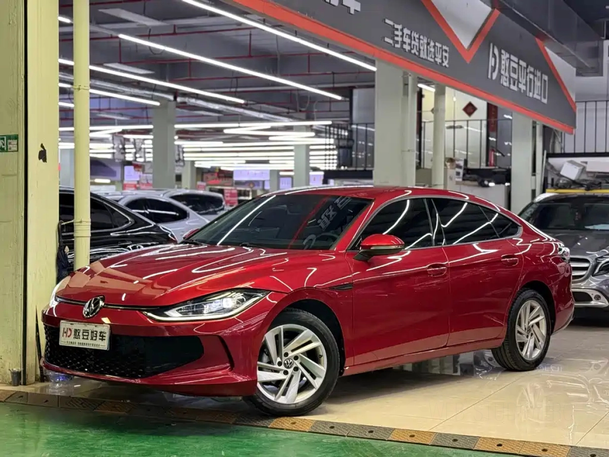 VOLKSWAGEN LAMANDO  2022