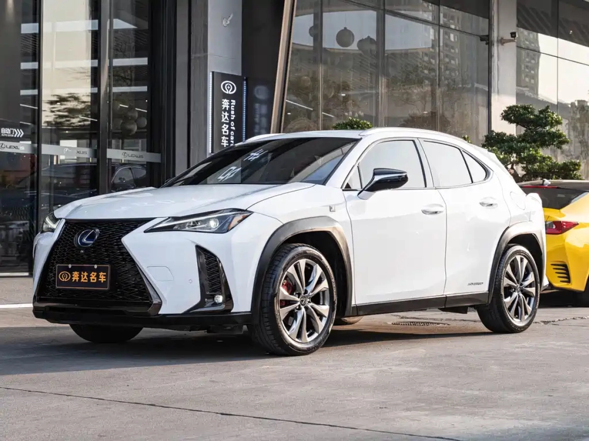 LEXUS UX  2019