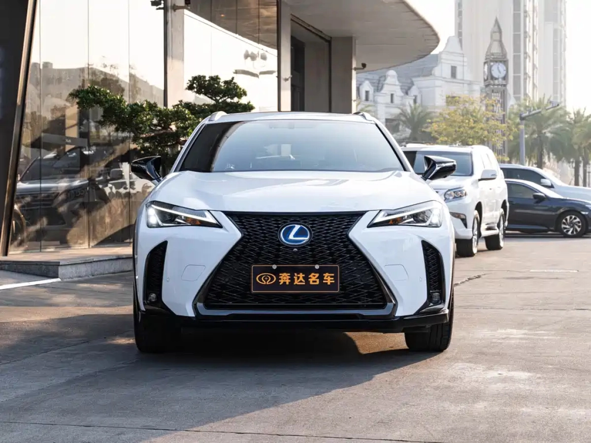 LEXUS UX