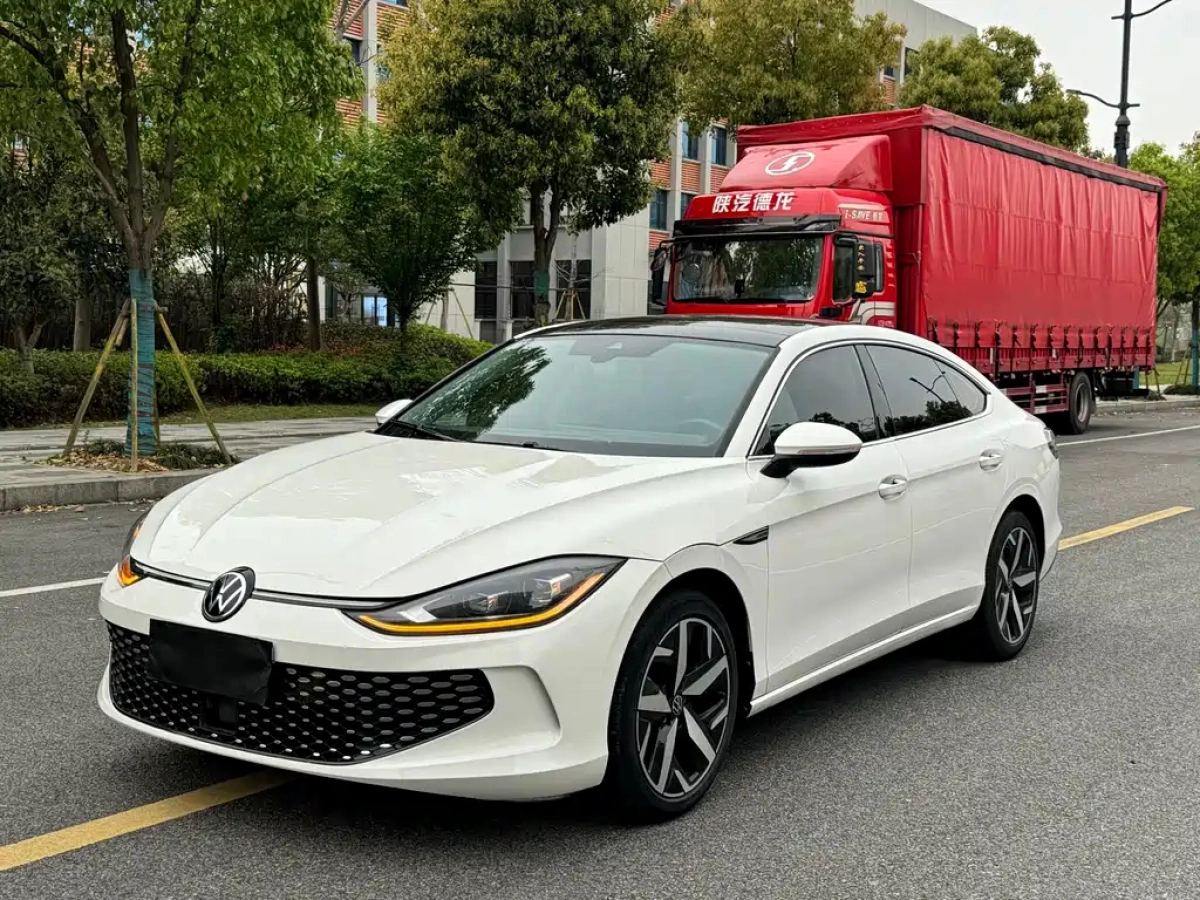 VOLKSWAGEN LAMANDO  2023