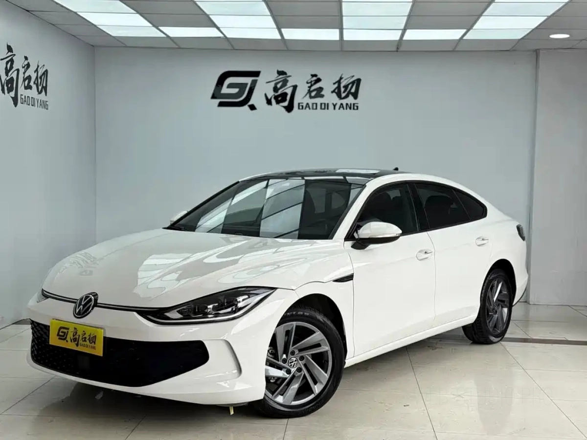 VOLKSWAGEN LAMANDO  2022