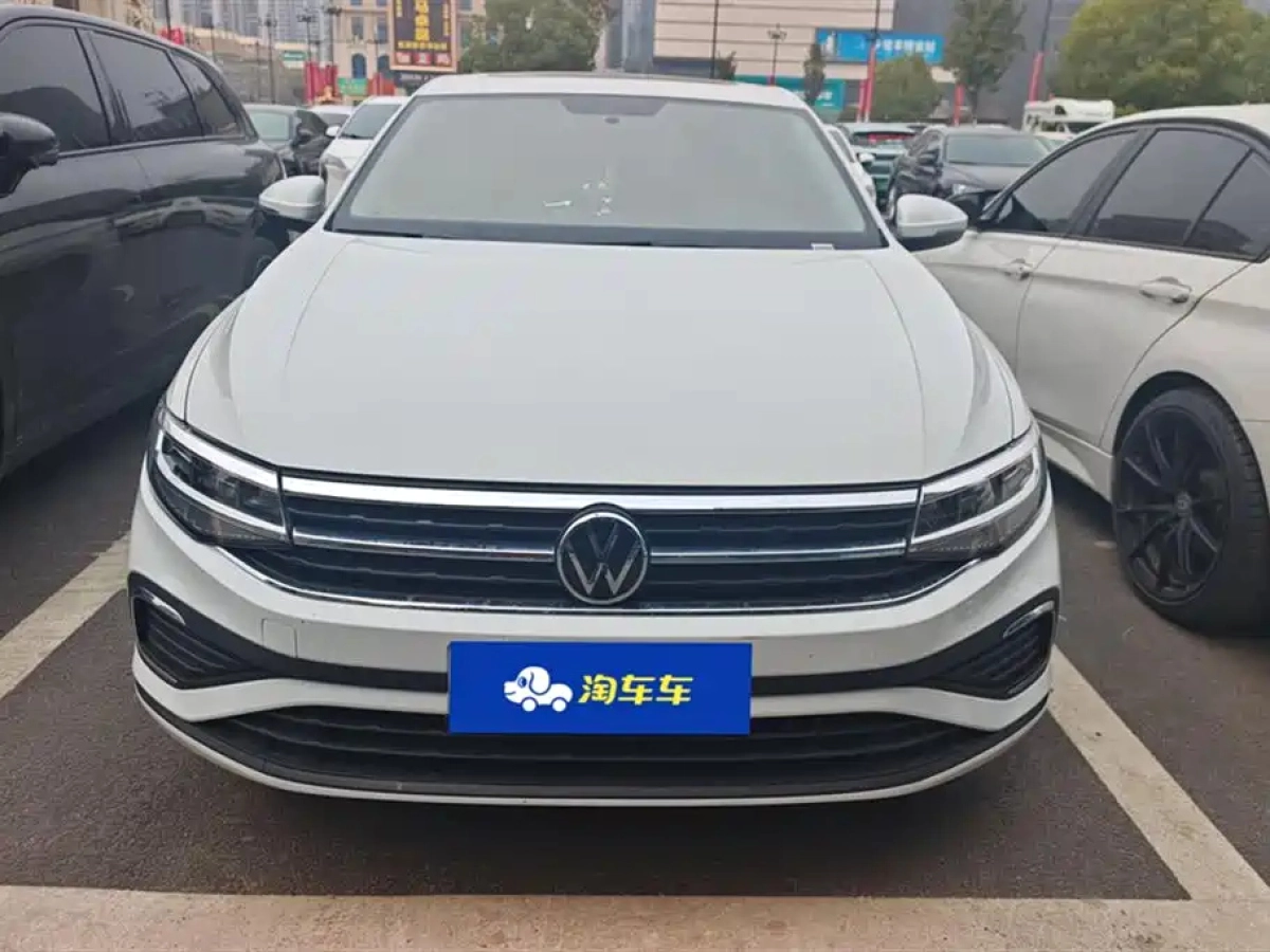 VOLKSWAGEN BORA  2026