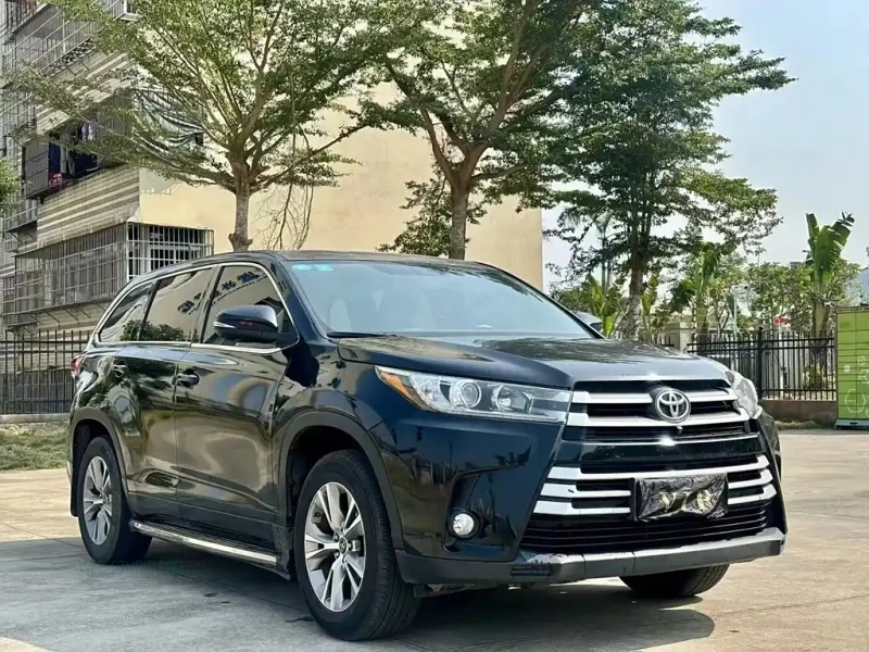 TOYOTA HIGHLANDER