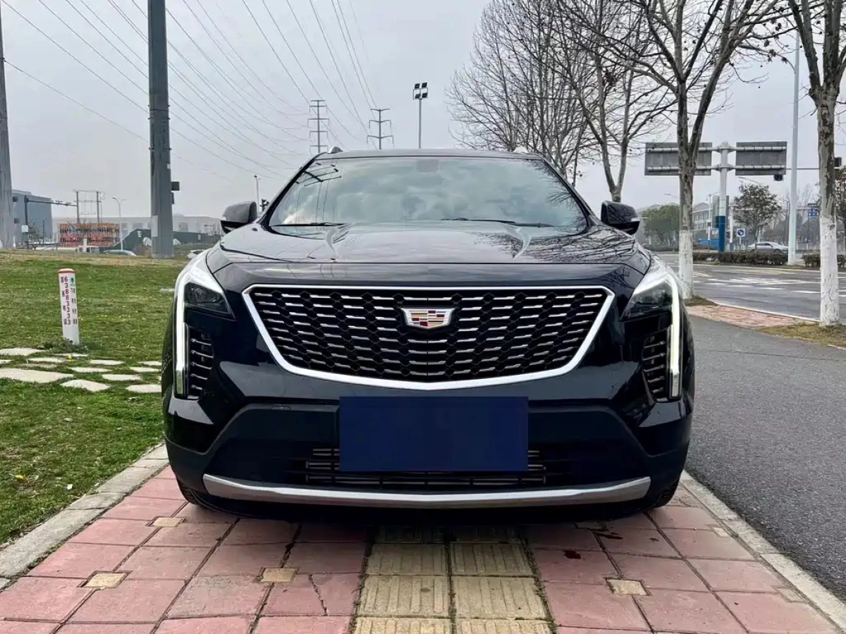 CADILLAC XT4
