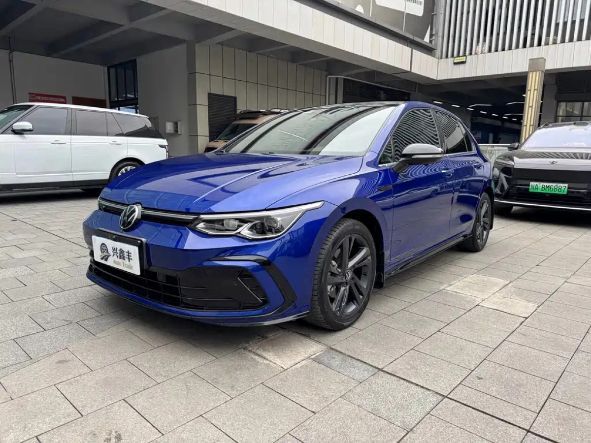 VOLKSWAGEN GOLF  2023