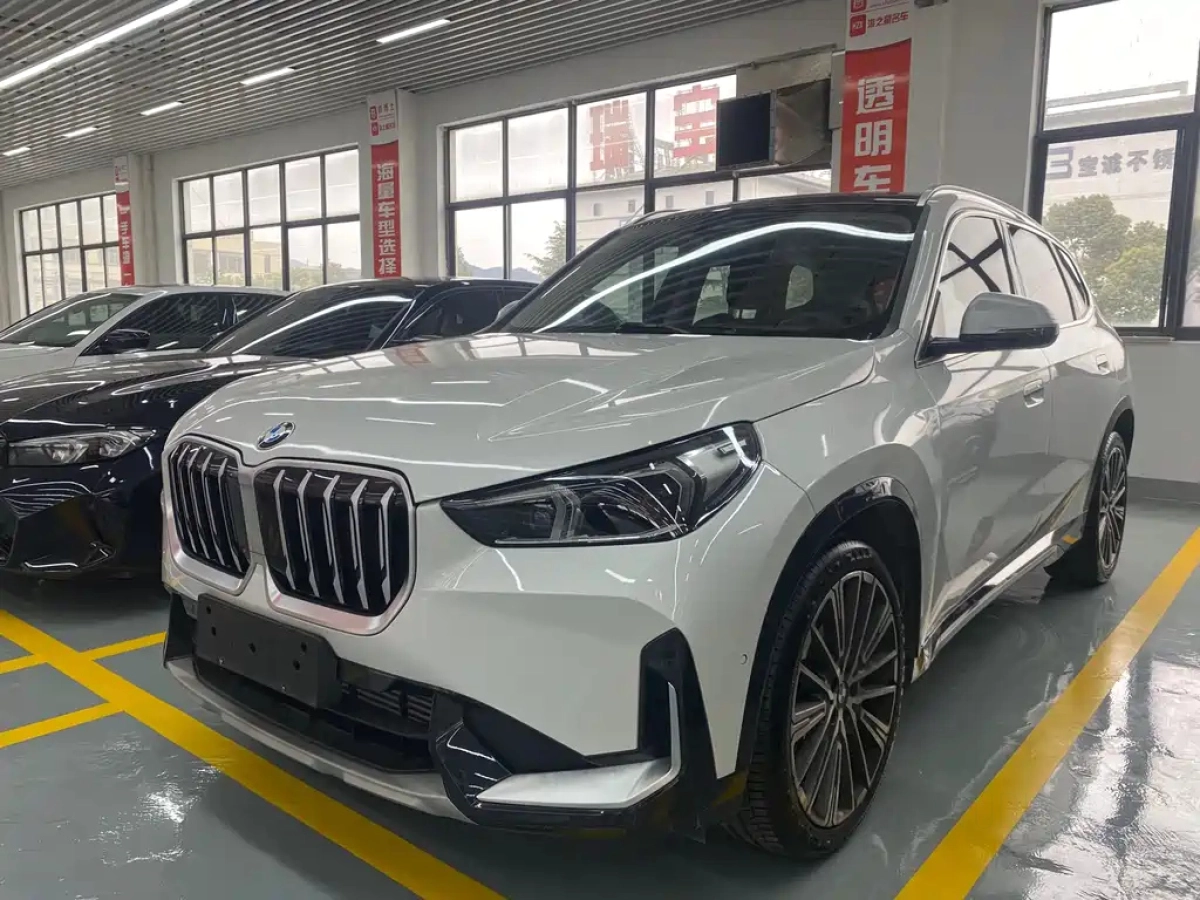 BMW X1  2023