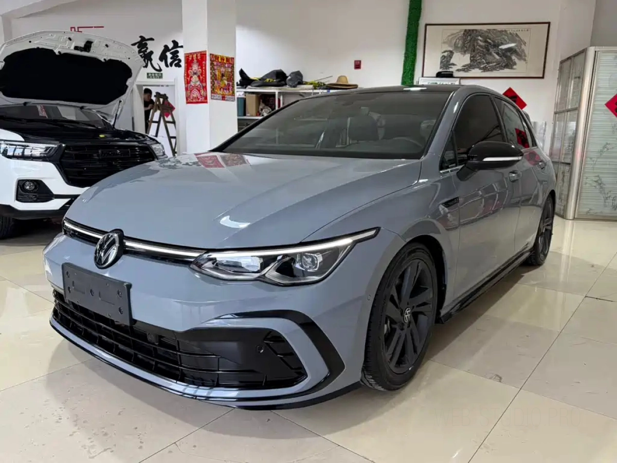 VOLKSWAGEN GOLF  2023