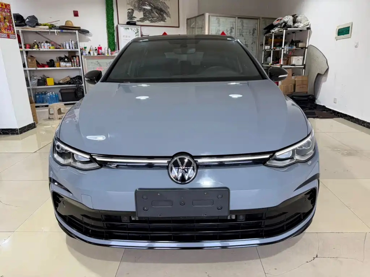 VOLKSWAGEN GOLF