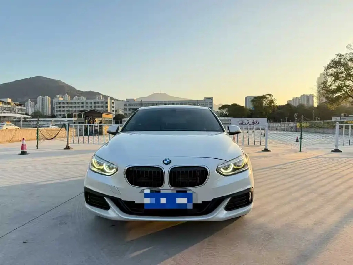 BMW 1-SERIES  2020