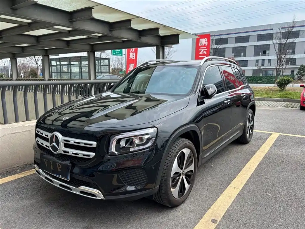 MERCEDES-BENZ GLB  2023