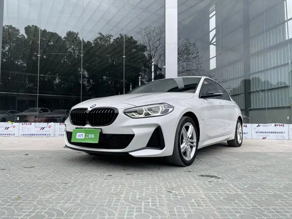 BMW 1-SERIES  2023