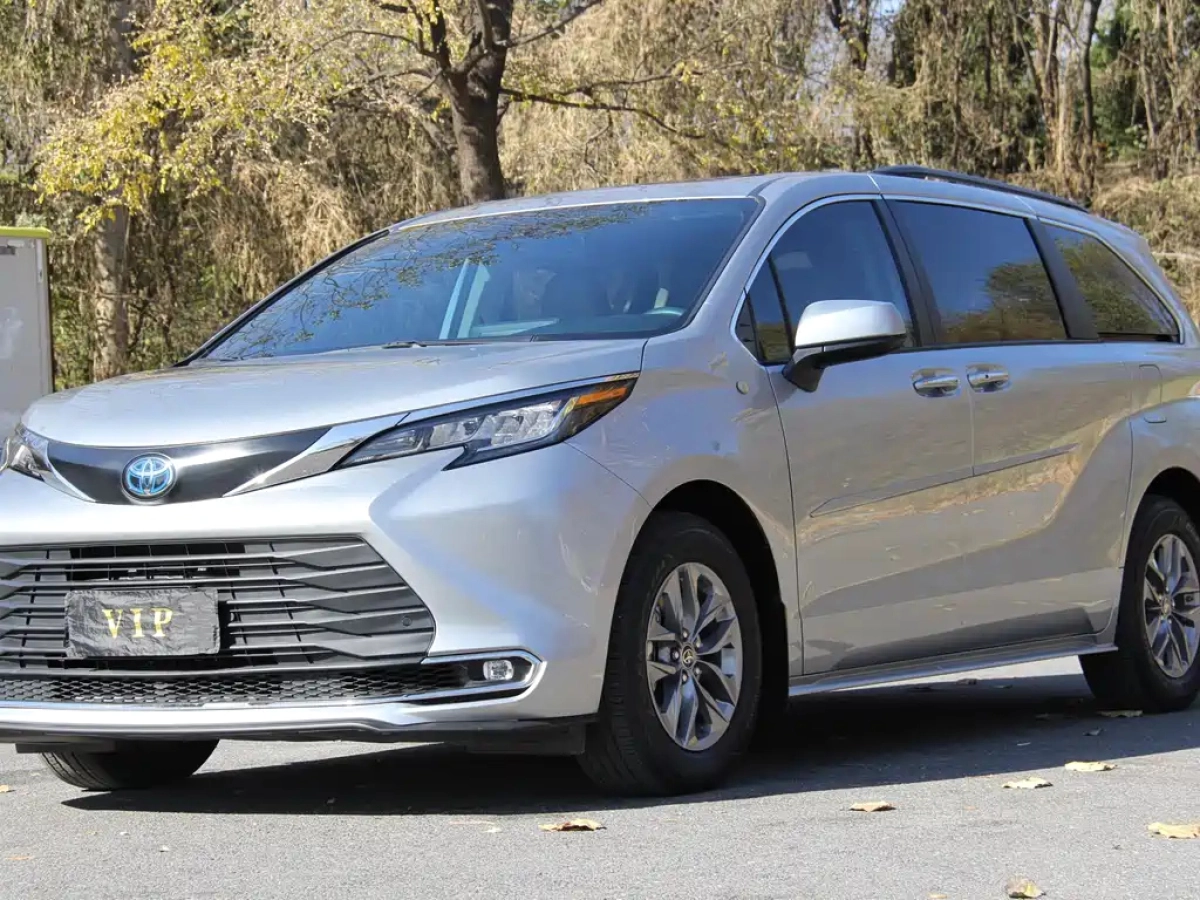 TOYOTA SIENNA
