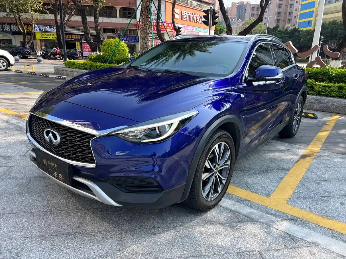 INFINITI QX30