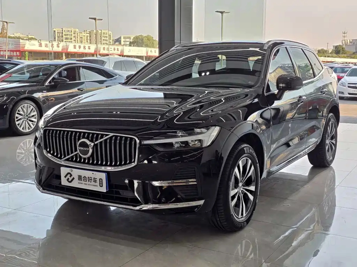 VOLVO XC60  2023