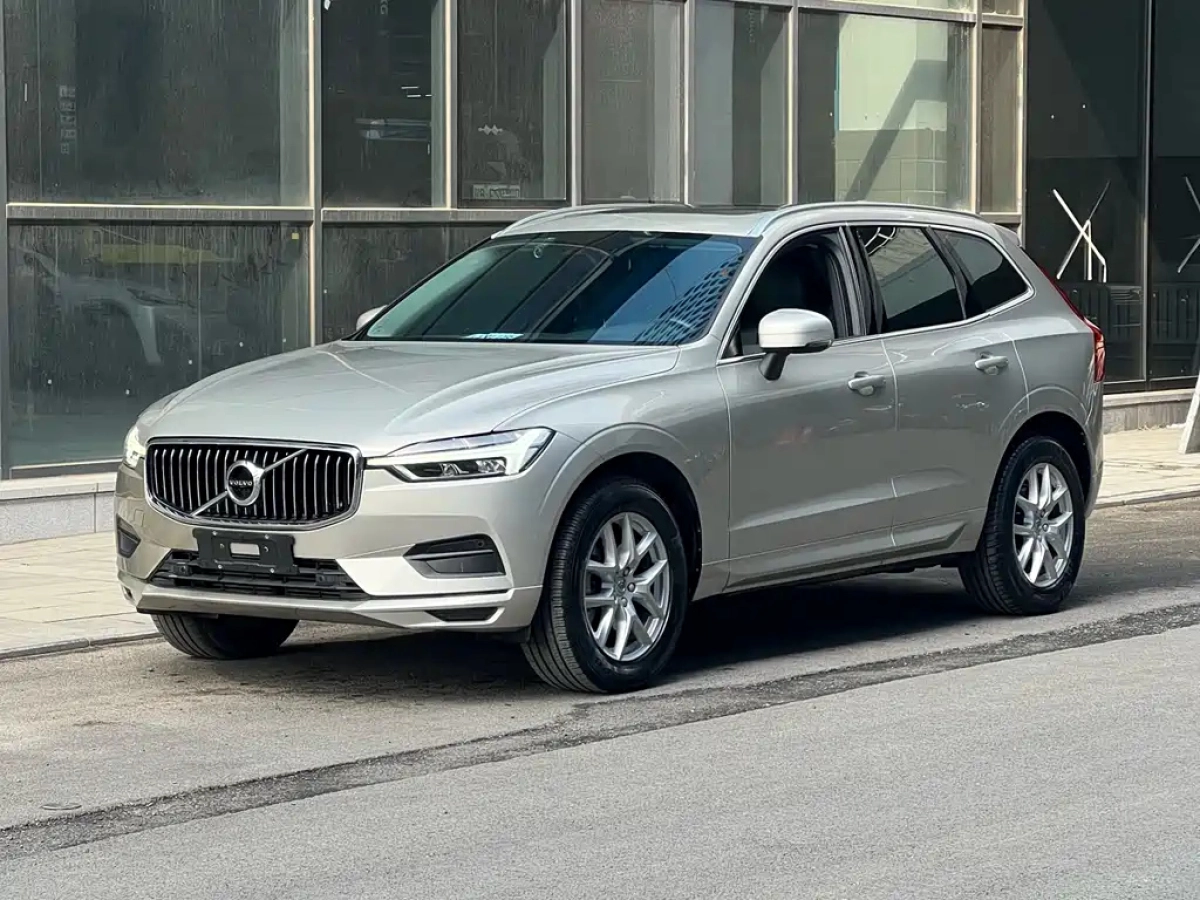 VOLVO XC60  2019