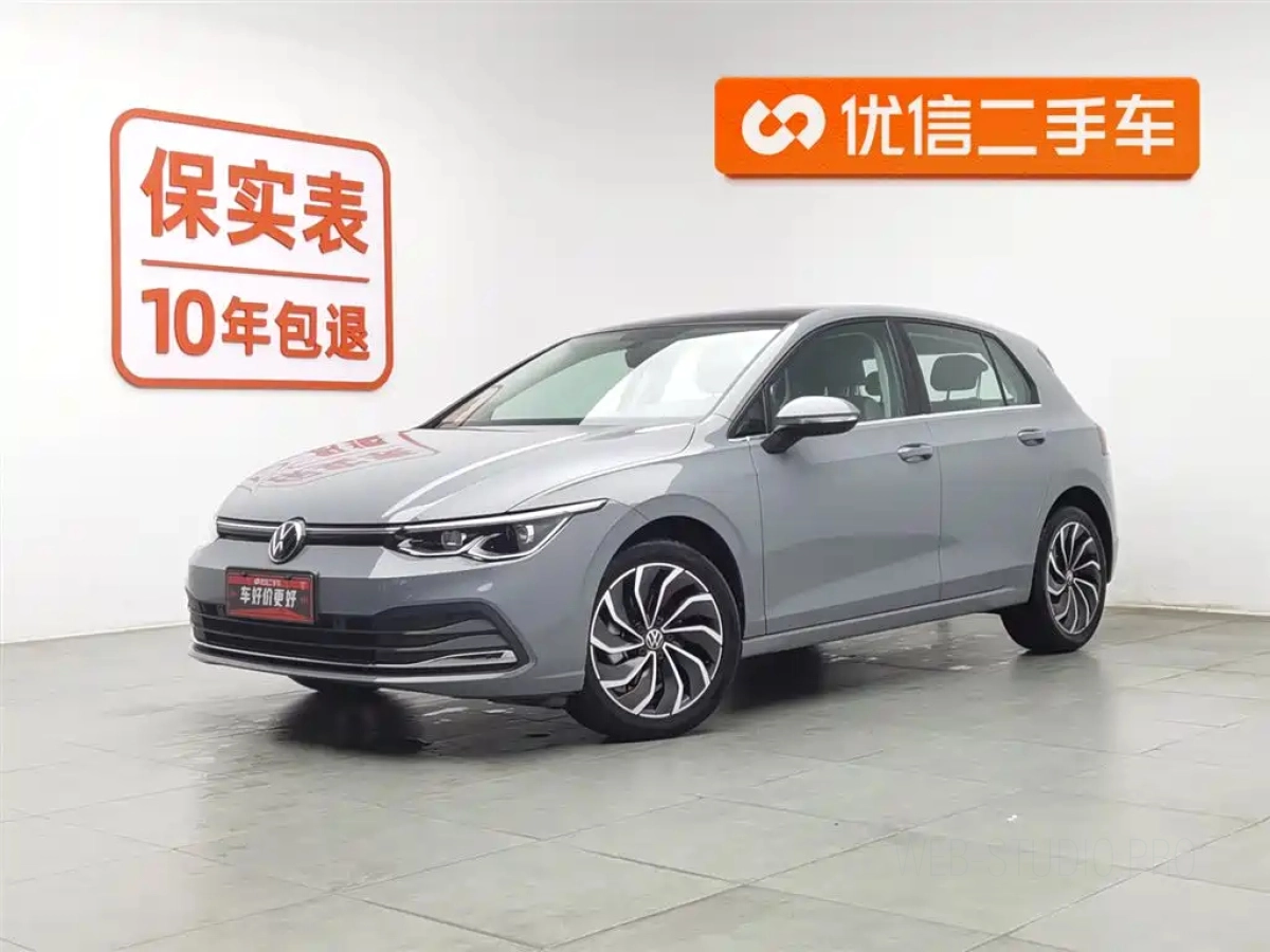 VOLKSWAGEN GOLF  2024