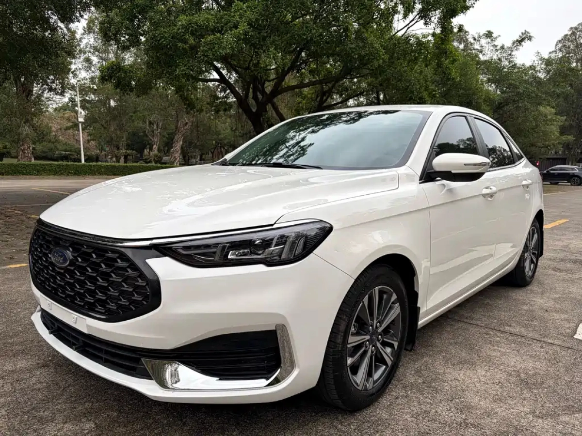 FORD FOCUS CLASSIC  2022