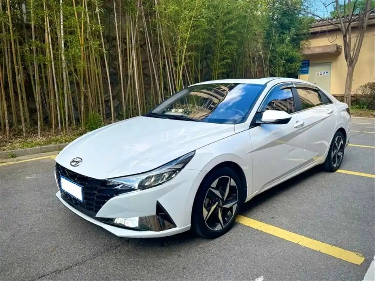 HYUNDAI ELANTRA  2022