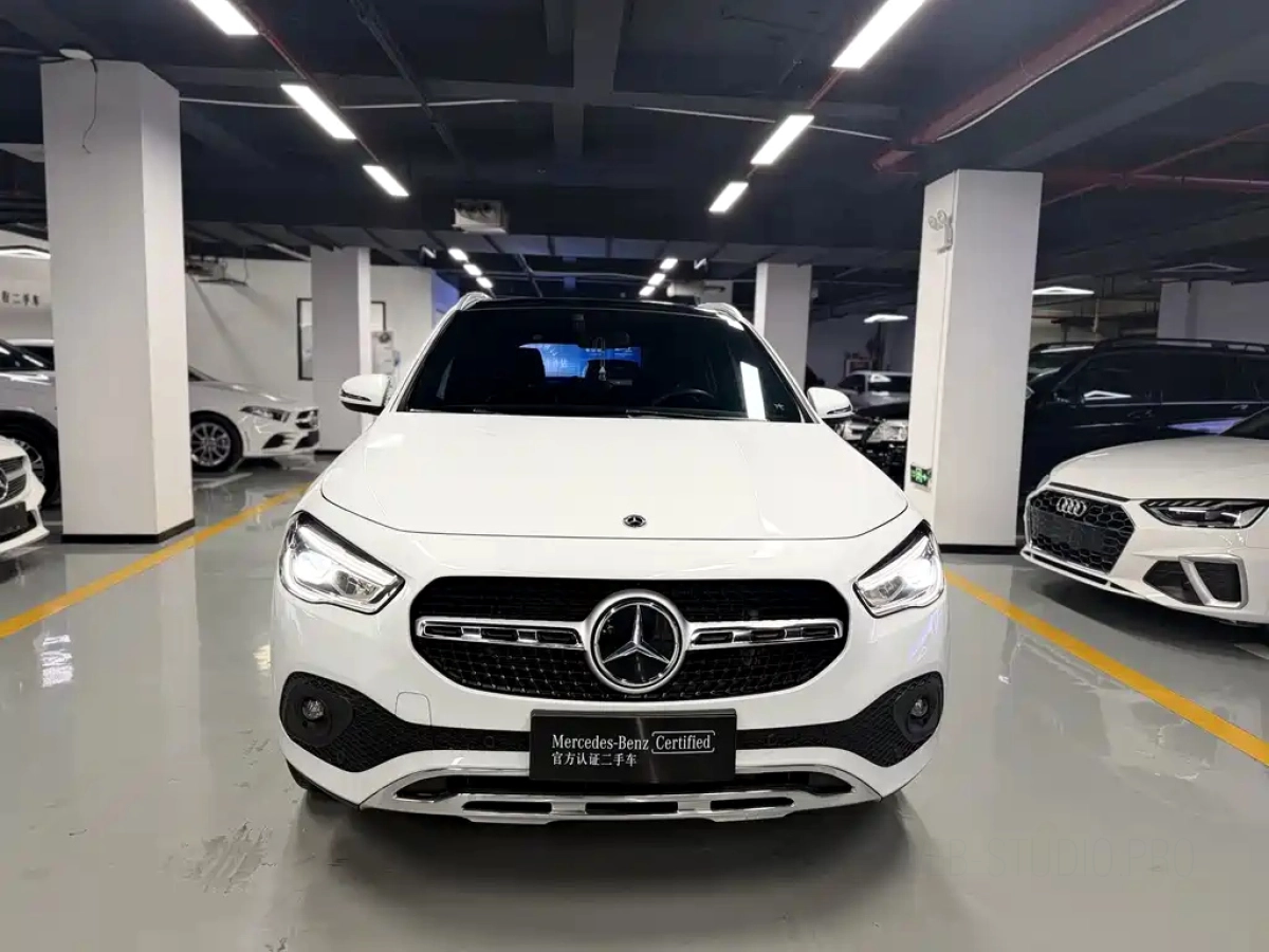 MERCEDES-BENZ GLA