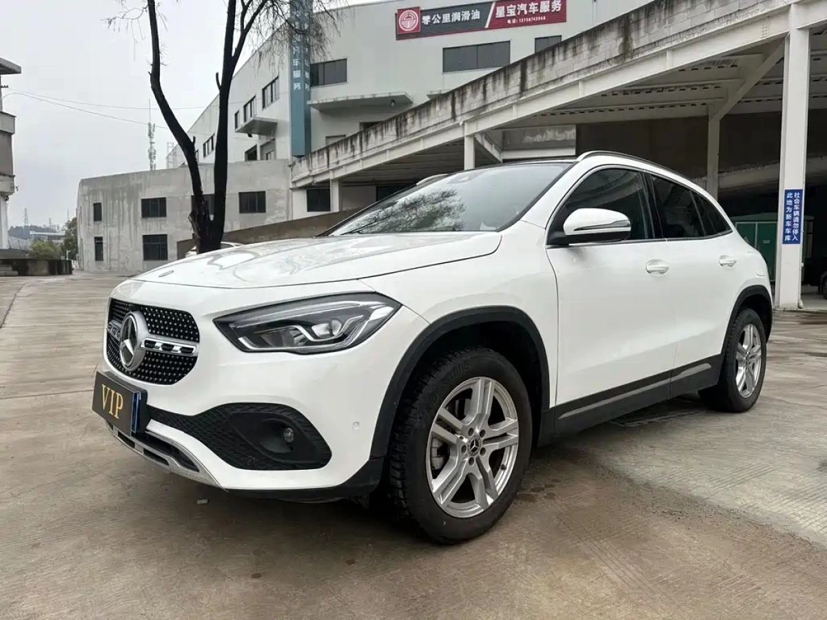 MERCEDES-BENZ GLA  2023
