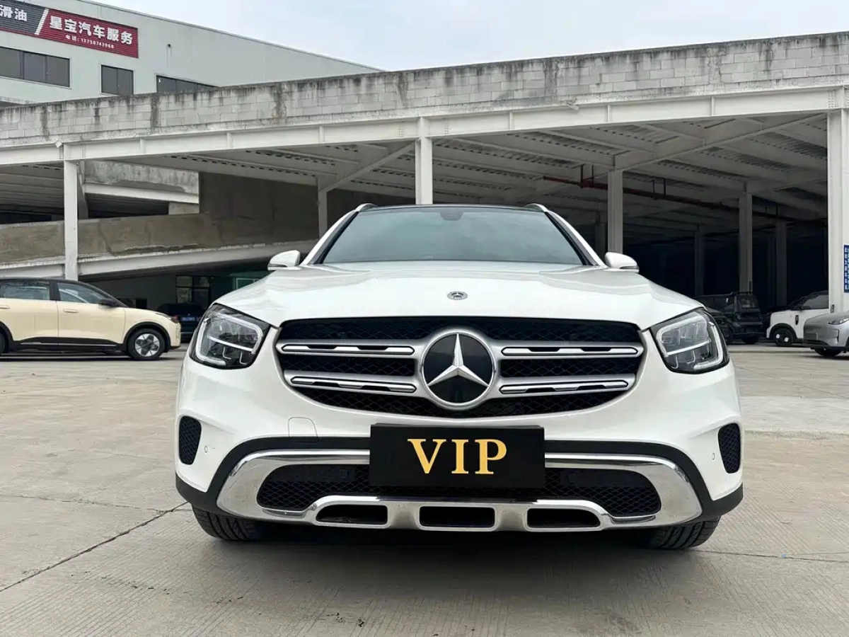MERCEDES-BENZ GLC