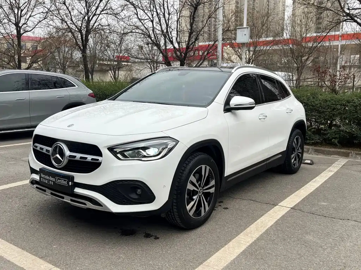 MERCEDES-BENZ GLA  2020
