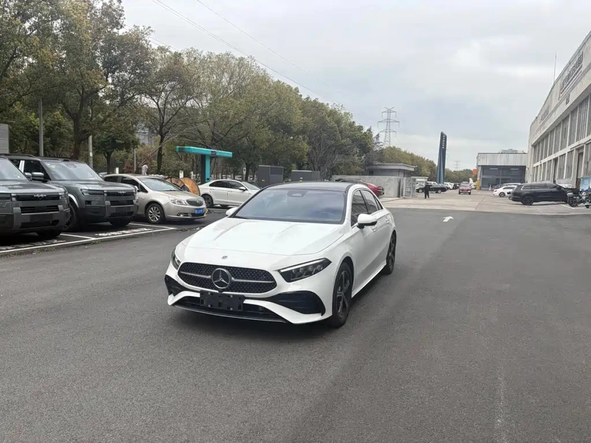 MERCEDES-BENZ A-CLASS  2024