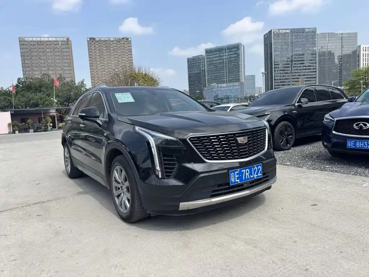 CADILLAC XT4