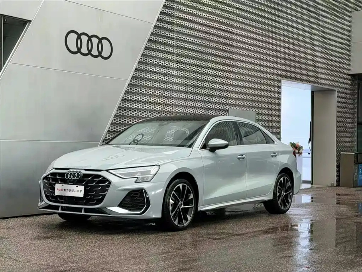 AUDI A3  2024