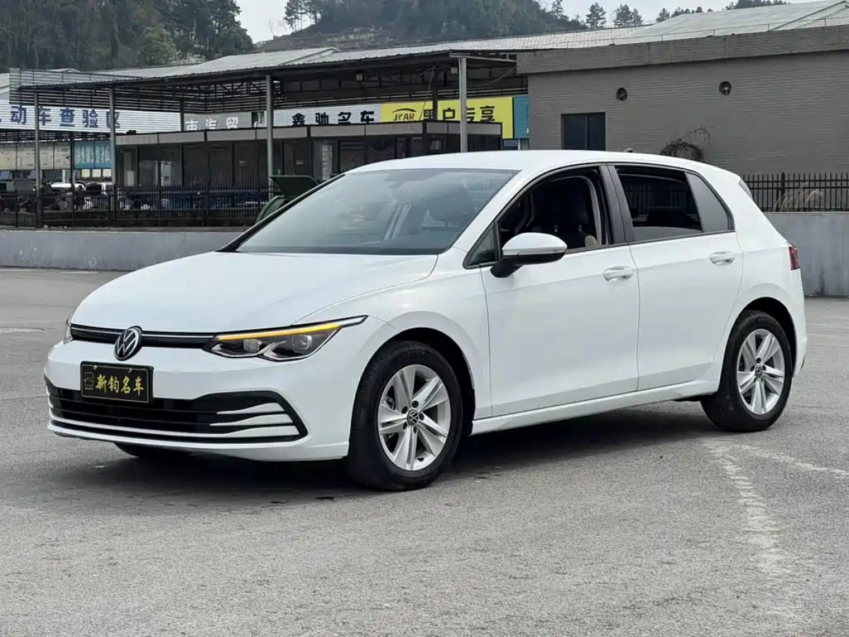 VOLKSWAGEN GOLF  2021