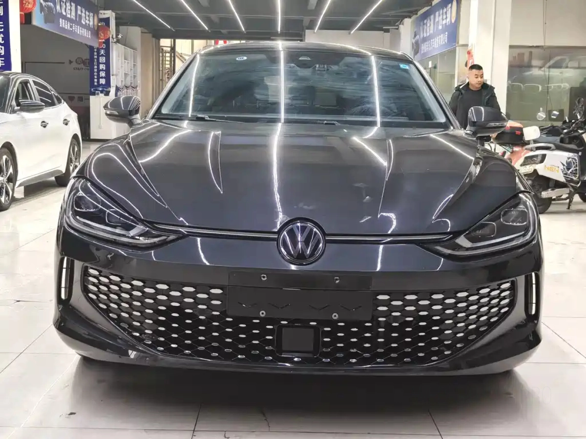 VOLKSWAGEN LAMANDO  2023