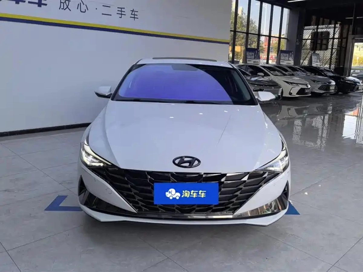 HYUNDAI ELANTRA